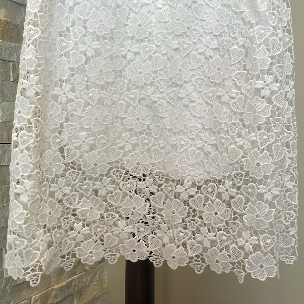 Elegant White Lace Off-Shoulder Dress - Picture 3 of 5